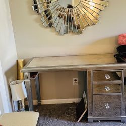 Pier1 desk with drawers 