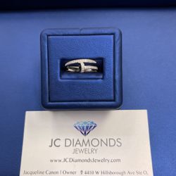 Ring 10k Gold Diamonds 