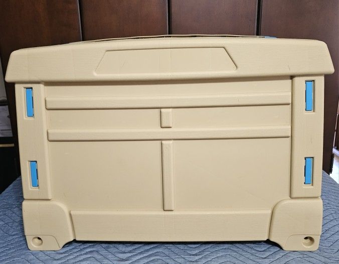 Large 26"x19"x18" Step 2 ABS Toy Box In Excellent Condition.