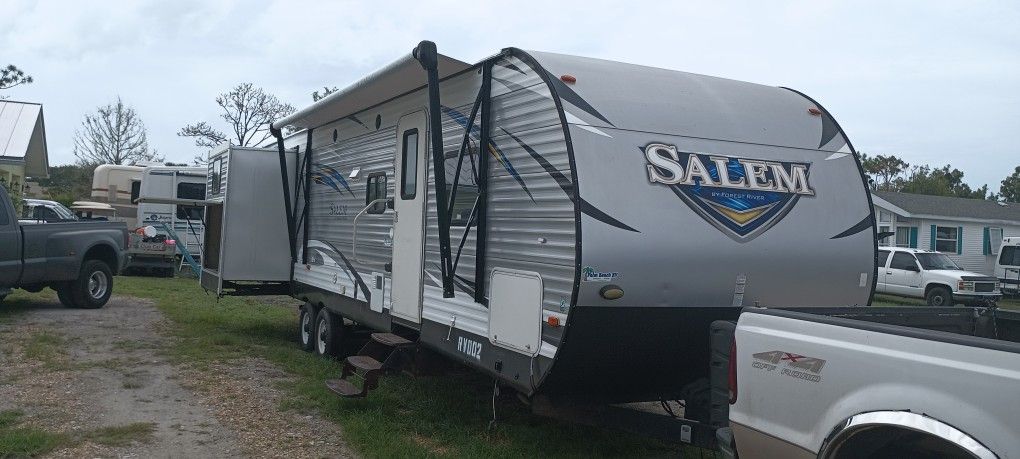 2017 Salem by Forrest river 3 slides 2brm