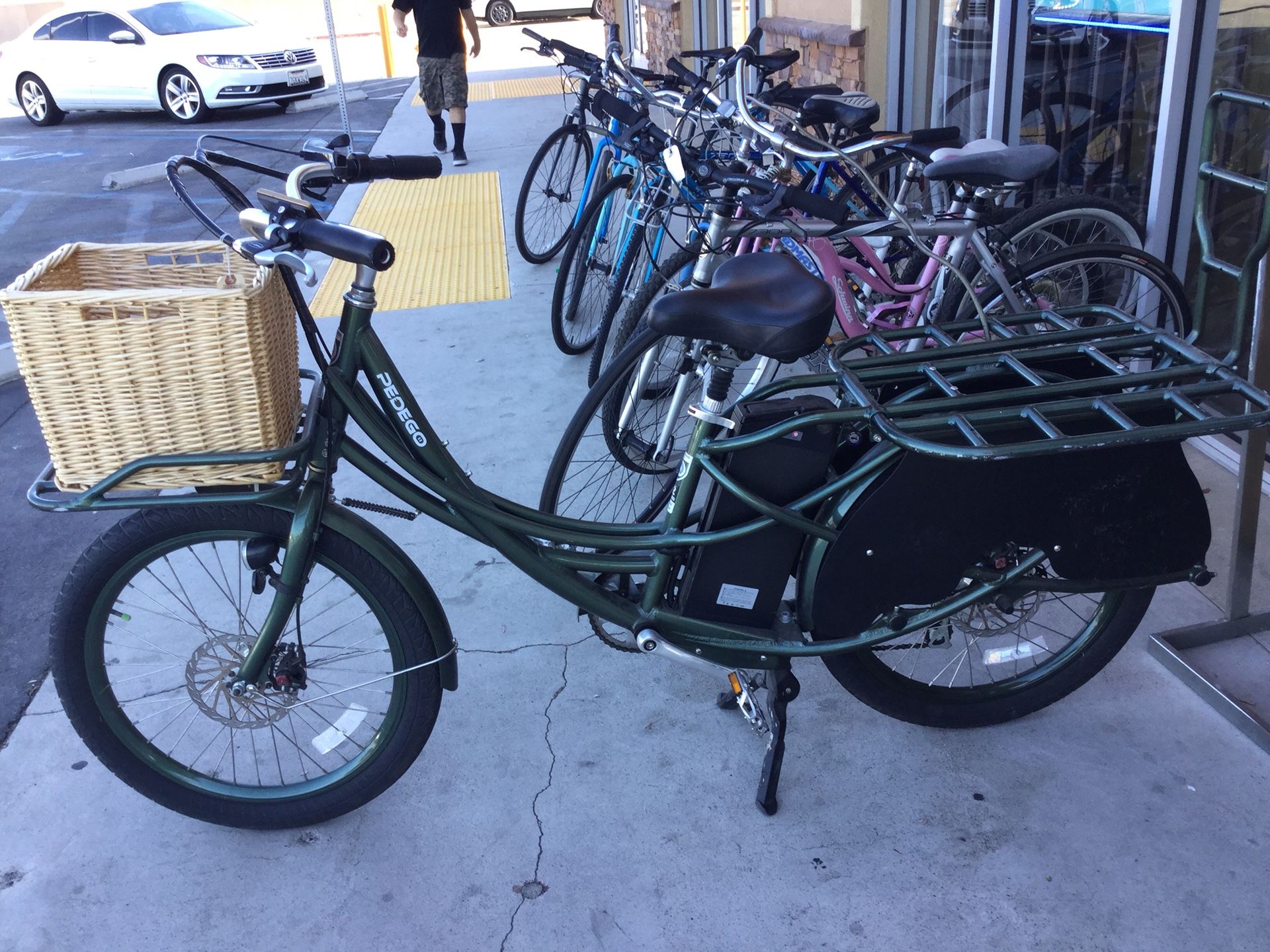 Pedego Stretch electric cargo bike