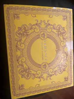 Versace yellow diamond