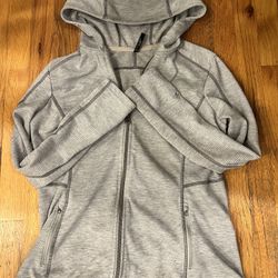 Kuhl women’s gray zip up sweatshirt w/zip pockets (women’s medium)