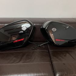2026 Lowrider ST OEM Hard Saddlebags Vivid Black Clamshell