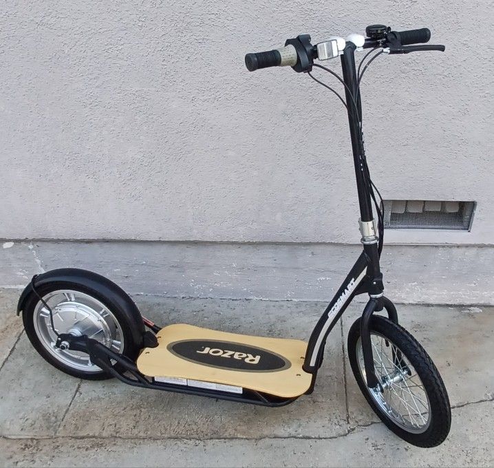 Razor EcoSmart Sup Lithium Upgraded. Charger Included