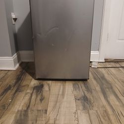 Whirlpool 4.3 cu ft Mini Refrigerator Stainless Steel WH43S1E: Compact Dorm Fridge, Energy Star, Reversible Door, 2 Shelves