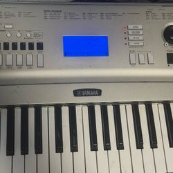Yamaha YPG-235 Portable Grand Keyboard With Stand