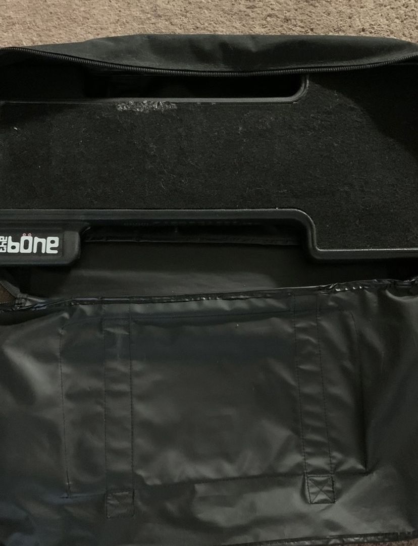 Gator G-Bone - 5-pedal Molded Pedal Board w/Carry Bag ($99 reg)