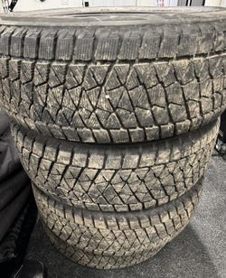BLIZZAK DM-V2 tires (set of 4)