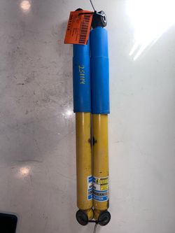 17- 24 NISSAN TITAN 4X4 REAR RH-LH SHOCK STRUT ABSORBER OEM 56200-EZ32B