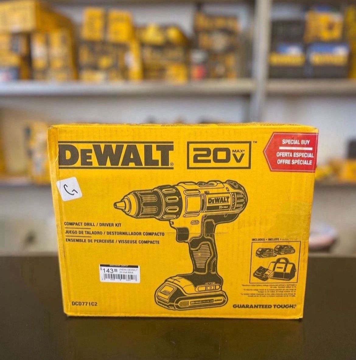 DEWALT 20VMAX COMPACT DRILL/DRIVER KIT WITH 2 BATTERIES & CHARGER DCD771C2