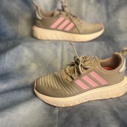 Women’s Adidas Ultra Boost 6.5