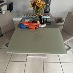 Dinner Table 