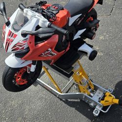 KidTrax 6v Ride On Motorcycle 