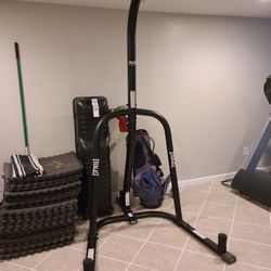 Everlast boxing stand