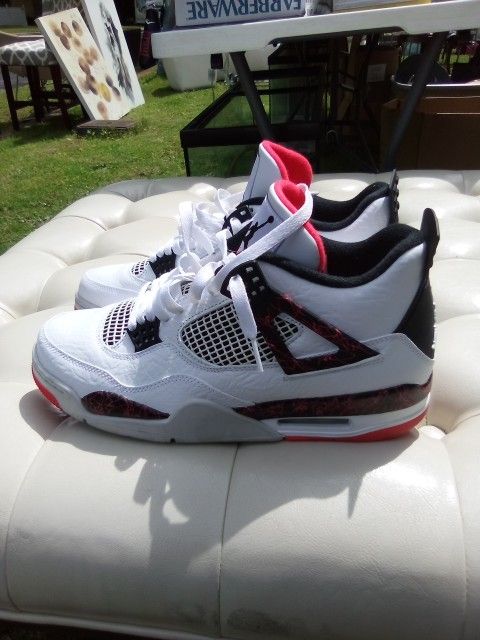 NIKE AIR JORDAN RETRO PALE CITRON NOSTALGIA SNEAKERS/ SIZE 11