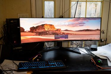 LG UltraGear 45in 200hz Dual QHD Curved Gaming Monitor