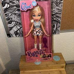 Bratz Doll Cloe 2023 Purple Brush  Accessory Brand New