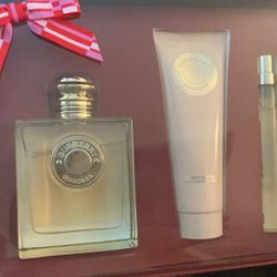 Burberry Goddes Perfume Never Used❤️❤️
