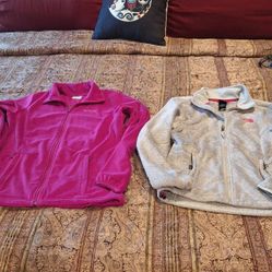 Swaeters   $20 EACH  Columbia  SIZE M. NORTHFACE  SIZE Xs $20 EACH 