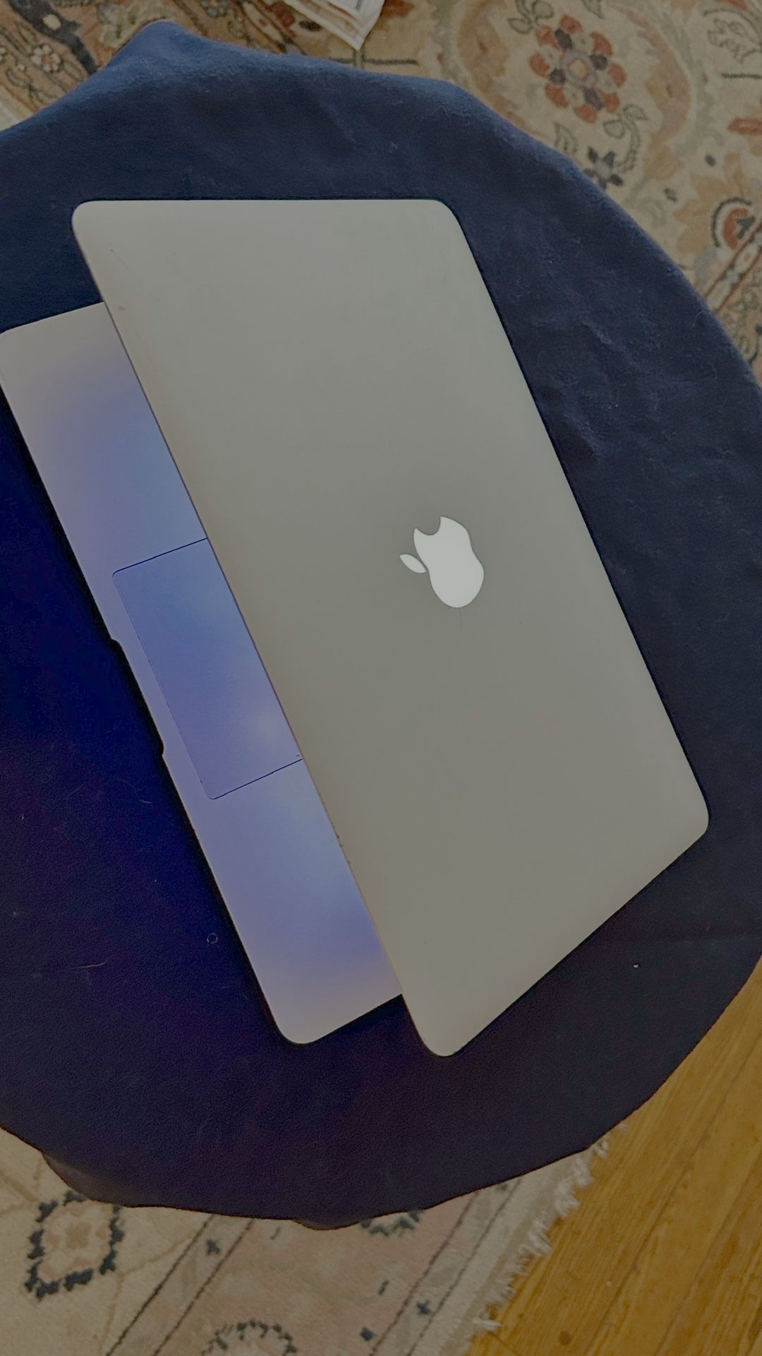 Apple MacBook Air 13” I5/8GB/256GB SSD $180