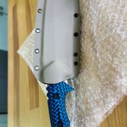 Knife 