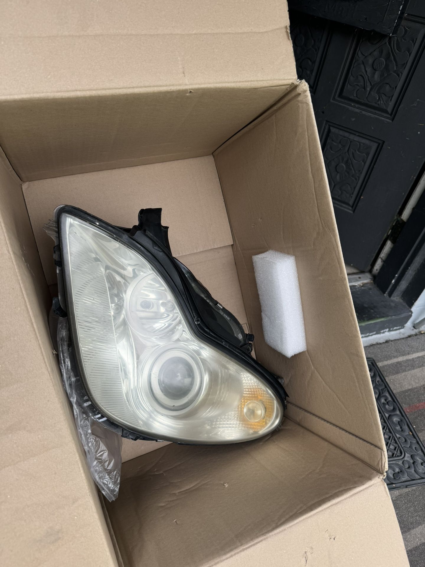 Left And Right Headlights For Mercedes Benz