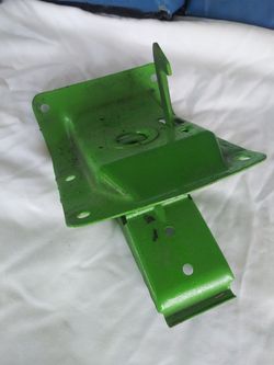67 to 72 c10 truck hood latch set. Painted green only to keep it from rusting till sold