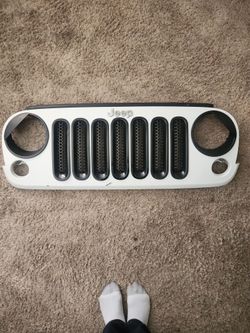 OEM Jeep Wrangler JK Front Grille Assembly (2007–2018) – Bright White PW7