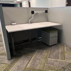 Adjustable Table 