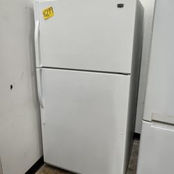 Maytag 33”wide Top Freezer Refrigerator In Great Condition 