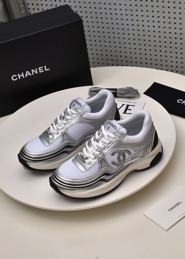 Chanel Logo sneakers