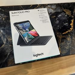 Logitech iPad case with keyboard