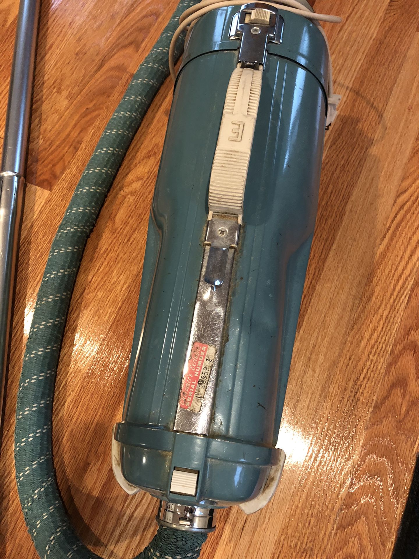 Electrolux canister vacuum