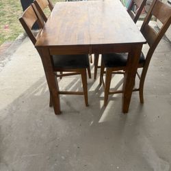 Mesa De Madera Con 5 Silas