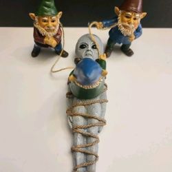 The Great Gnome Alien Abduction Garden Statue/Alien Friendship Statue