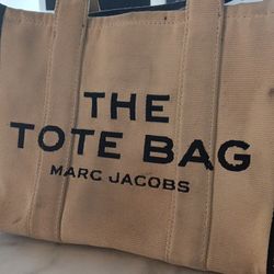 Handbags
MARC JACOBS