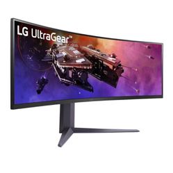 LG 45" UltraGear™ QHD 1ms 200Hz Curved Gaming Monitor with USB Type-C™ - 45GR75DC-B, New In Box