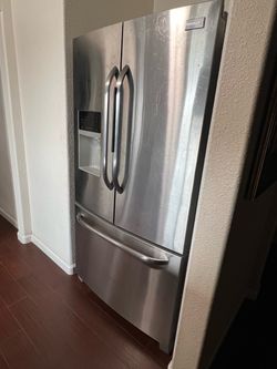 FRIGIDAIRE fridge