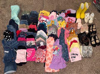 Girls size 3t shoes size 8-9c