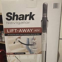 Shark Shark Navigator LIFT-AWAY ADV 