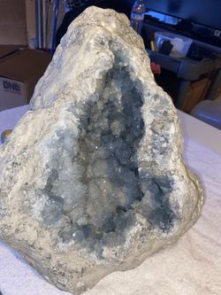 BLUE TOPAZ THUNDER EGG. 80pounds!