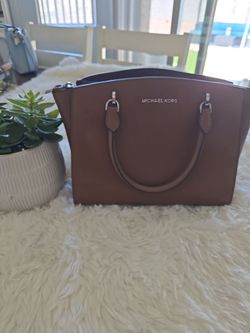 Brow Micheal Kors bag