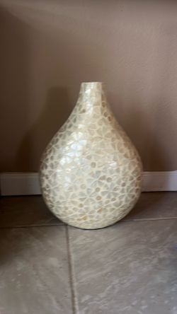 Decorative vase