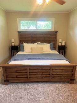 KING SIZE Wood Platform Bed.