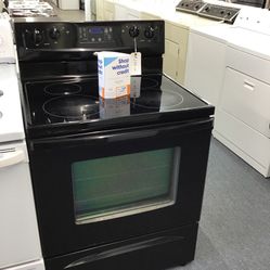 Whirlpool 4 burner Glass Top Range. 1 year Warranty 