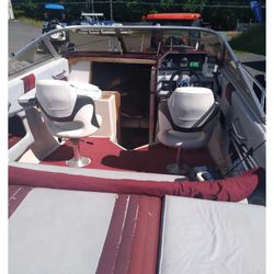 1990 24 Ft Sea Ray Cuddy Cabin V8 Inboard Outboard