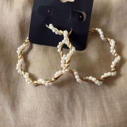 Hoop Earrings With Pearls 
