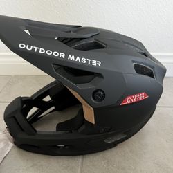 OutdoorMaster Full Face Mountain Bike Helmet Size L With Extra Pad 