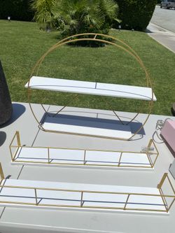 Gold Decor set. $20